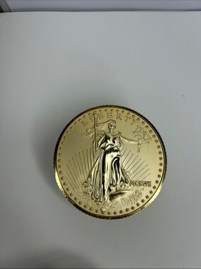 Vintage Bulova B0675 Liberty Gold Coin Quartz Alarm Clock – Tested & Working